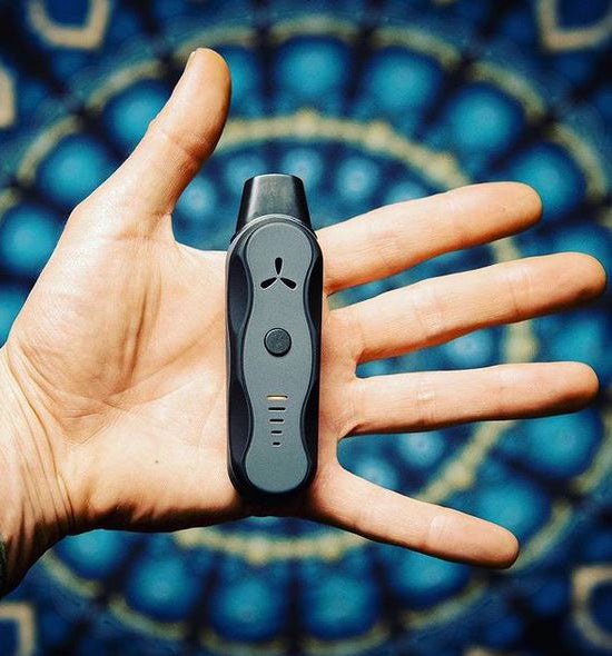 AirVape Xs GO size in hand